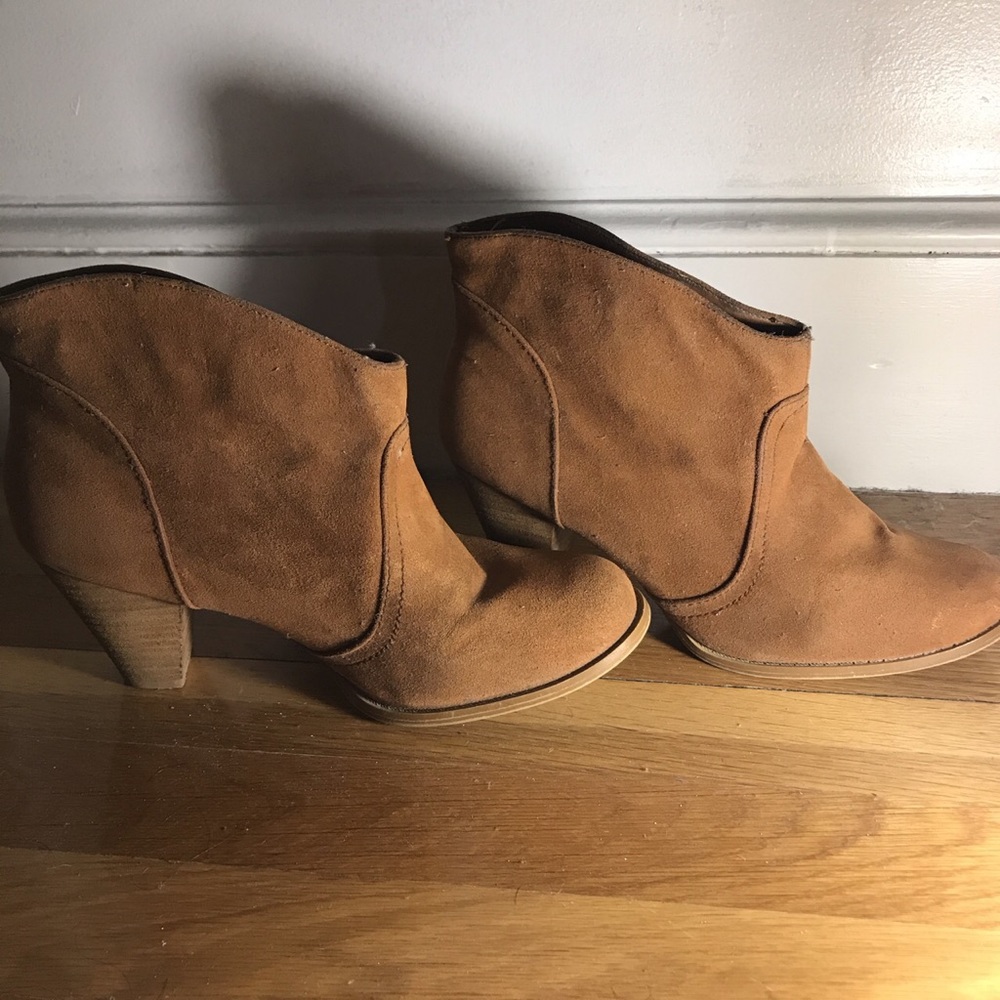 Boots - Picture 3 of 3